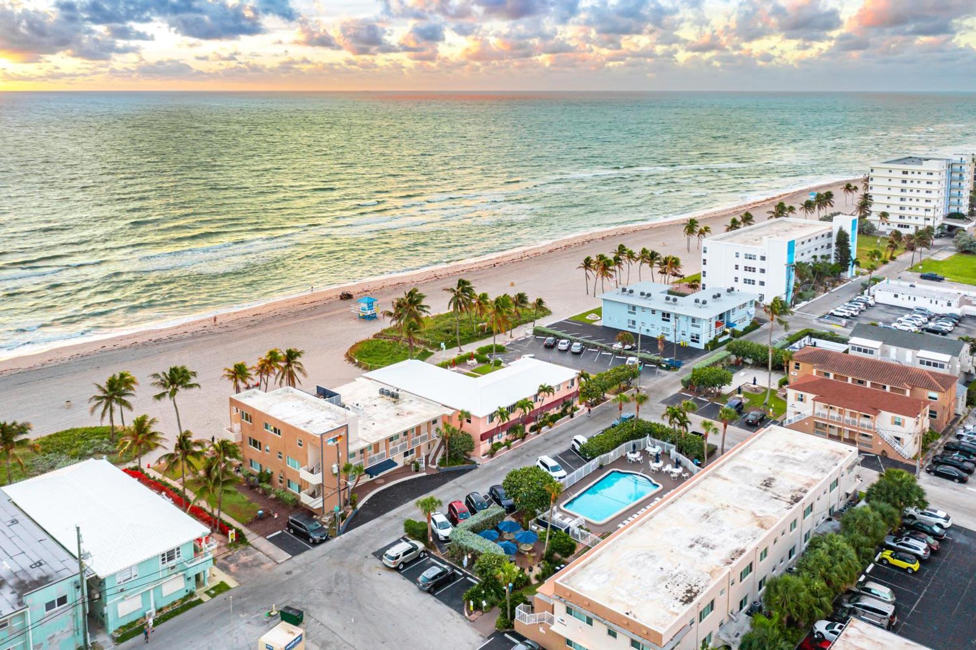 Enchanted Isle Hollywood Beach Resort Exterior photo