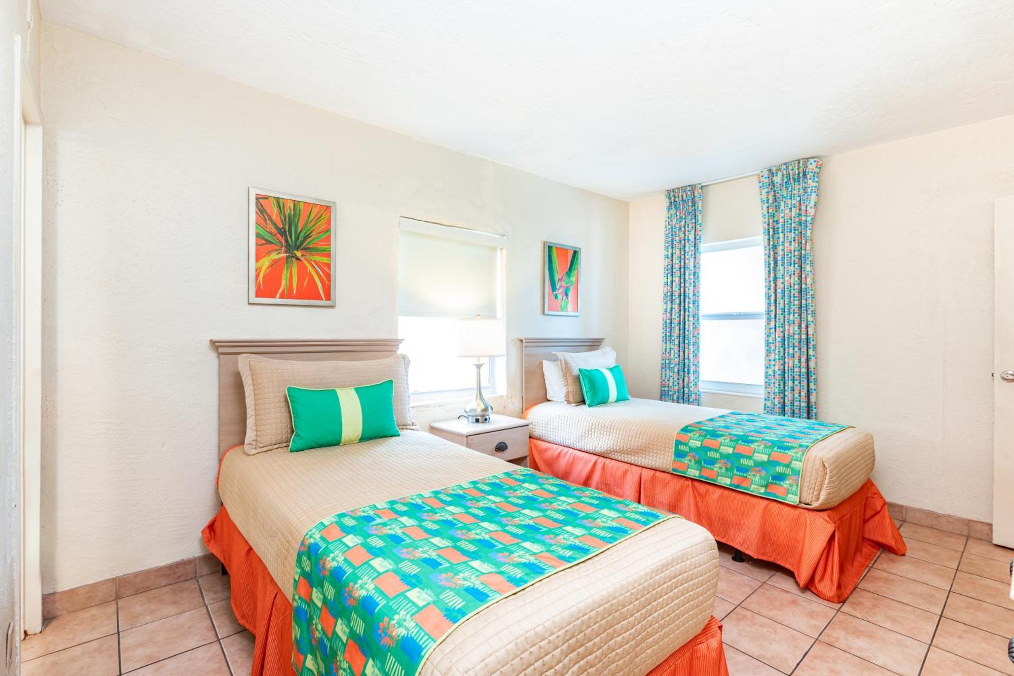 Enchanted Isle Hollywood Beach Resort Exterior photo